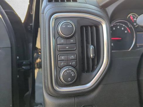 Used 2022 Chevrolet Silverado 2500 LT w/ Convenience Package image 8