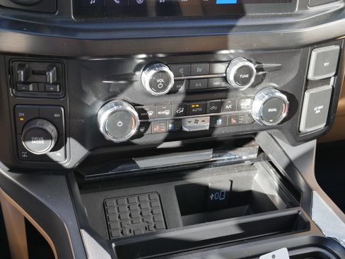 Used 2024 Ford F250 Lariat w/ Lariat Ultimate Package image 16