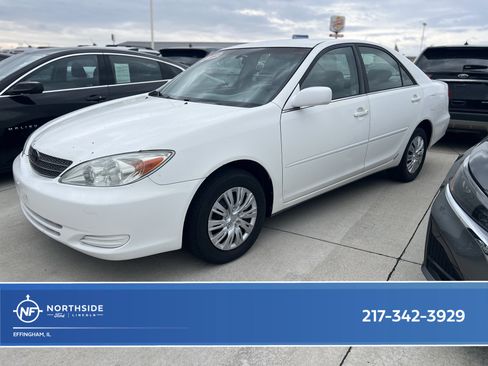 Used 2002 Toyota Camry LE image 1