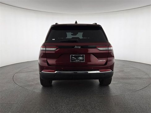 Used 2022 Jeep Grand Cherokee Limited image 7