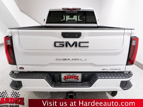 Used 2024 GMC Sierra 3500 Denali Ultimate AWD/4WD image 4