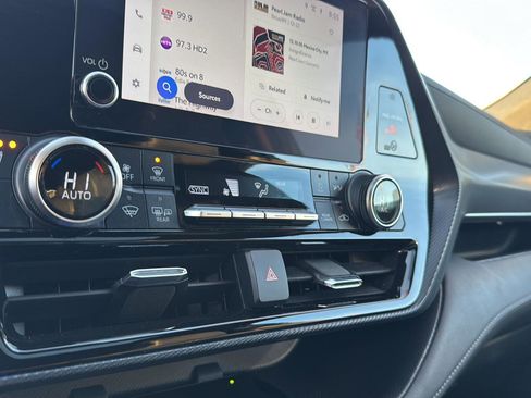 Certified 2023 Toyota Highlander XSE image 22