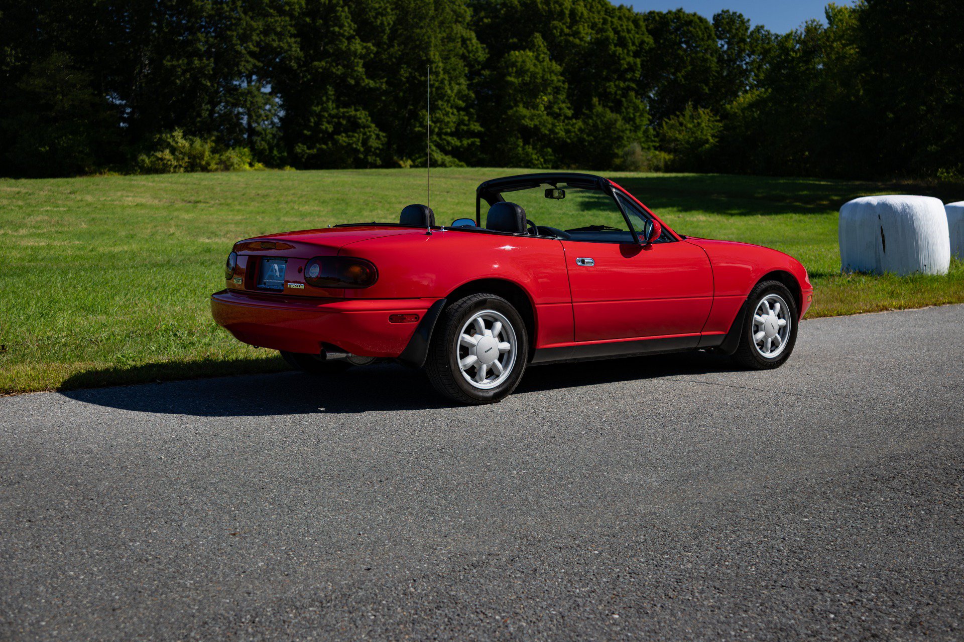 Used 1990 MAZDA MX-5 Miata RWD image 9