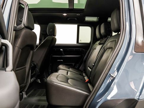 Used 2025 Land Rover Defender 110 S image 18