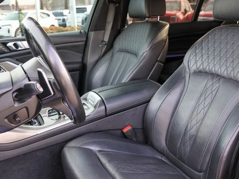 Used 2021 BMW X7 M50i w/ Dynamic Handling Package image 17
