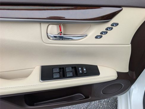 Used 2016 Lexus ES 350 image 19