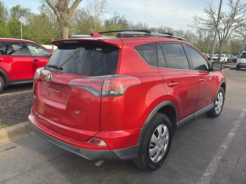 Used 2017 Toyota RAV4 LE image 6