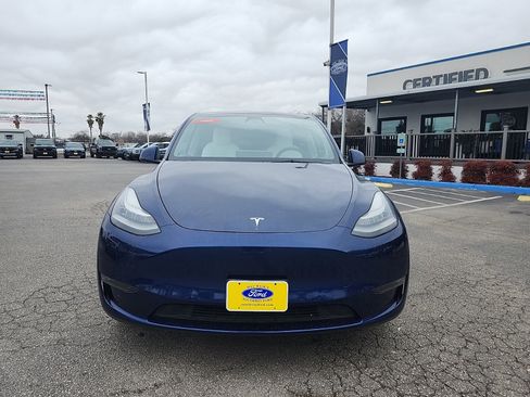 Used 2021 Tesla Model Y Long Range image 8