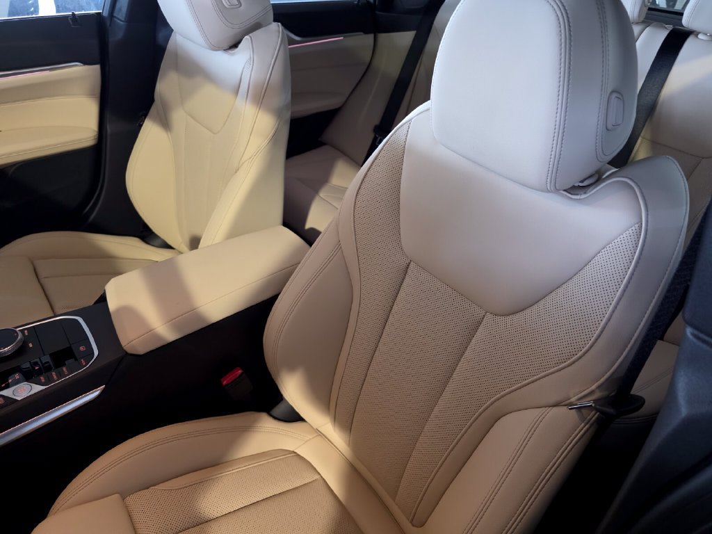 New 2026 BMW 430i w/ M Sport Package RWD image 10