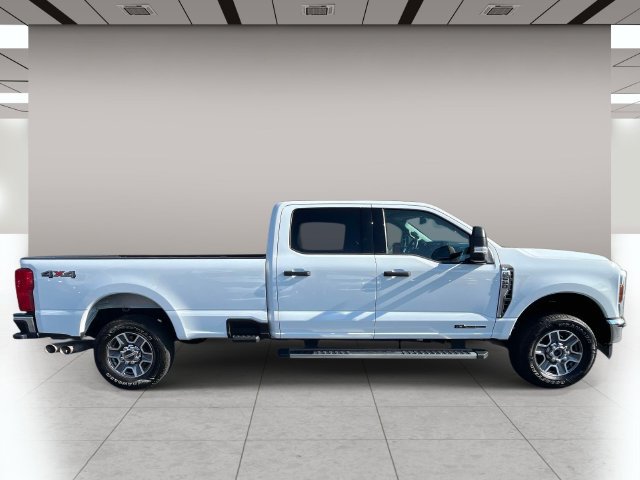 Used 2025 Ford F250 XLT AWD/4WD image 2