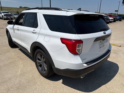 Used 2021 Ford Explorer XLT w/ Equipment Group 202A RWD image 8