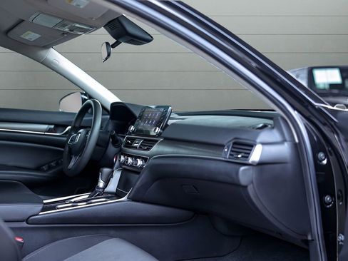 Used 2022 Honda Accord LX image 39