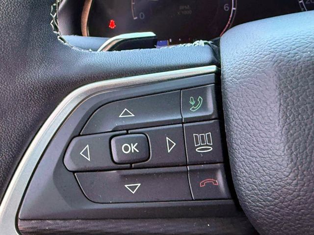 Used 2023 Jeep Grand Cherokee L Laredo w/ Luxury Tech Group I AWD/4WD image 24