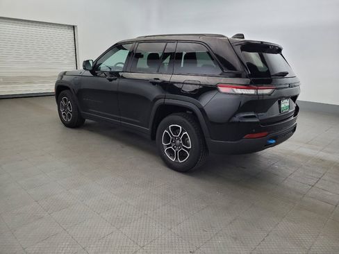Used 2022 Jeep Grand Cherokee Trailhawk w/ Advanced Protech Group II AWD/4WD image 3