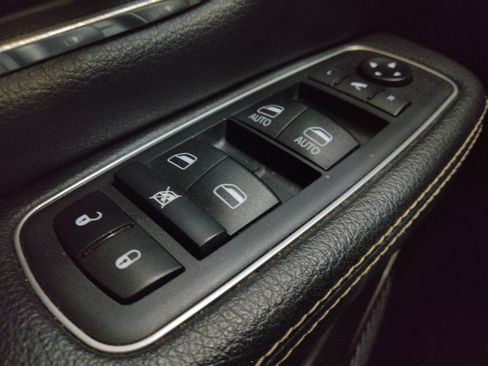 Used 2020 RAM 1500 Laramie AWD/4WD image 27