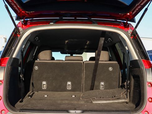 Used 2023 Nissan Pathfinder SV image 17