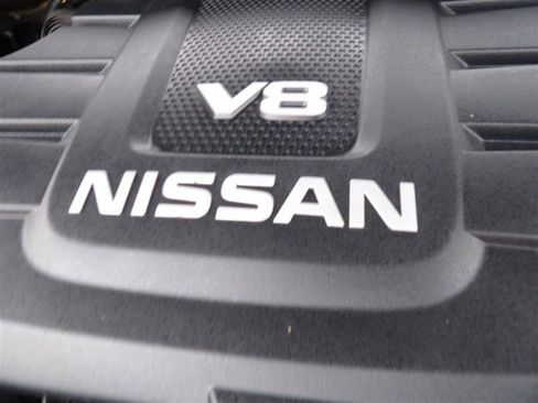 Used 2017 Nissan Titan SV image 29