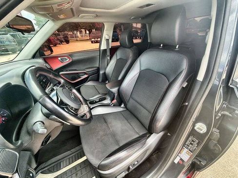 Used 2020 Kia Soul GT-Line Turbo FWD image 18