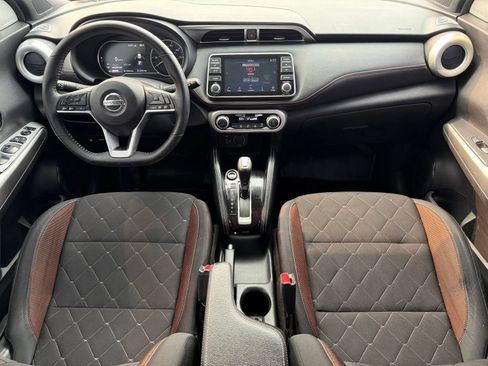 Used 2020 Nissan Kicks SR w/ Exterior Package FWD image 2