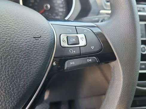Used 2018 Volkswagen Tiguan S FWD image 21