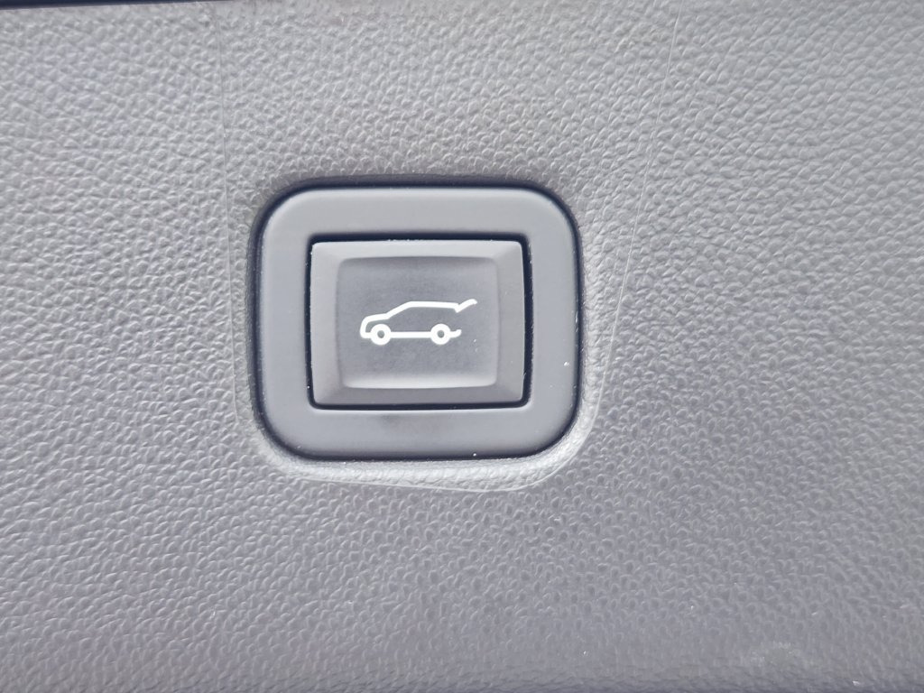Certified 2023 Chevrolet Blazer Premier w/ Driver Confidence II Package FWD image 15