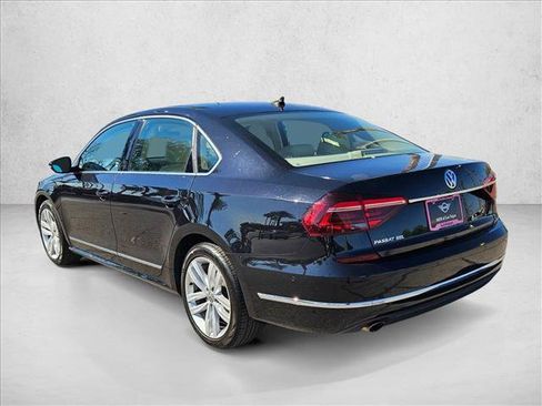 Used 2018 Volkswagen Passat 2.0T SEL Premium FWD image 8