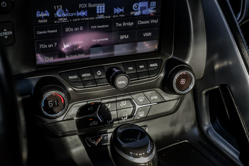 Used 2019 Chevrolet Corvette Stingray Coupe w/ 1LT RWD image 23