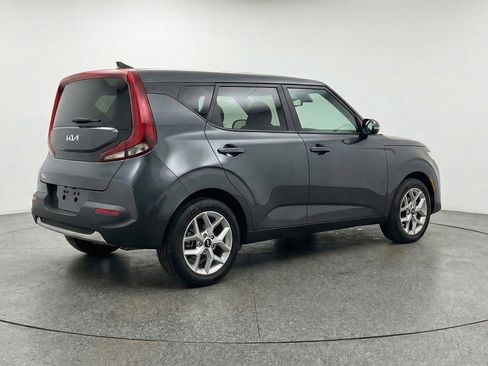 Used 2025 Kia Soul LX w/ LX Technology Package FWD image 9