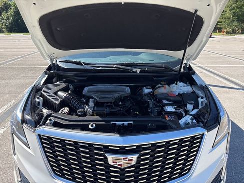 Used 2022 Cadillac XT5 Premium Luxury FWD image 11
