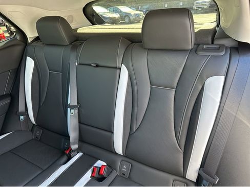 New 2026 Buick Envision Sport Touring image 4