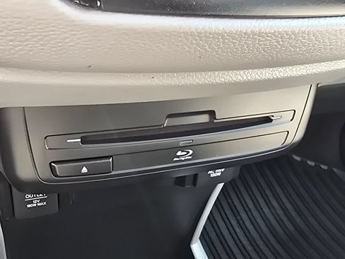 Used 2018 Honda Odyssey Elite image 16