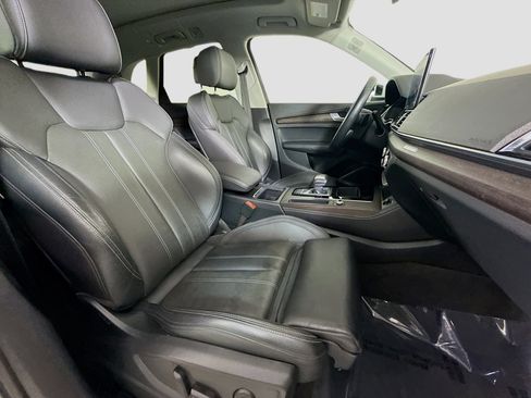 Used 2021 Audi Q5 e Premium Plus w/ Premium Plus Package AWD/4WD image 29