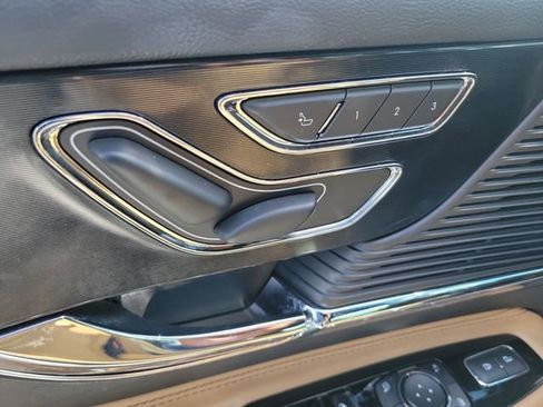Used 2022 Lincoln Corsair Reserve w/ Elements Package FWD image 10