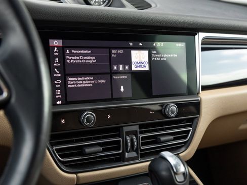 Certified 2023 Porsche Macan image 24