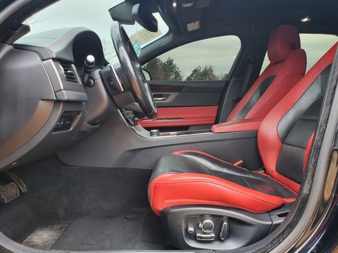 Used 2018 Jaguar XF First Edition image 25