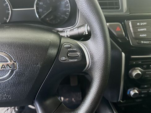 Used 2019 Nissan Pathfinder S AWD/4WD image 15