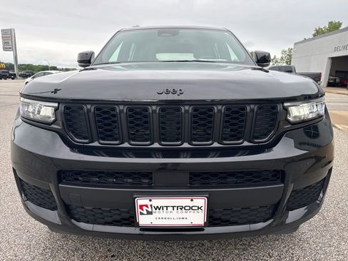 Used 2023 Jeep Grand Cherokee L Altitude image 3