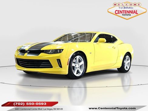 Used 2017 Chevrolet Camaro LT RWD image 1