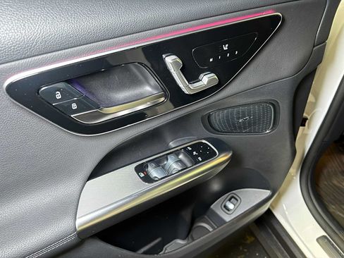 Used 2026 Mercedes-Benz GLC 300 4MATIC image 23