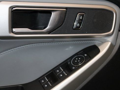 Used 2021 Ford Explorer XLT w/ Equipment Group 202A image 26