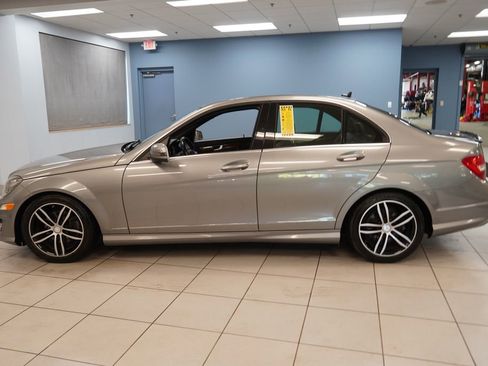 Used 2012 Mercedes-Benz C 300 4MATIC Sedan image 2