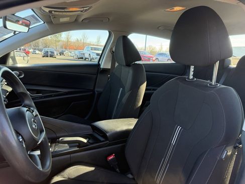 Used 2021 Hyundai Elantra SEL image 15