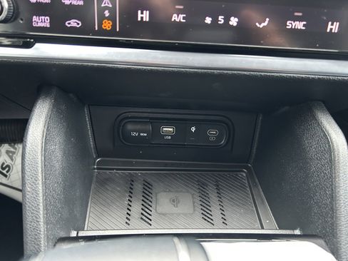 Used 2025 Kia Sportage SX image 29