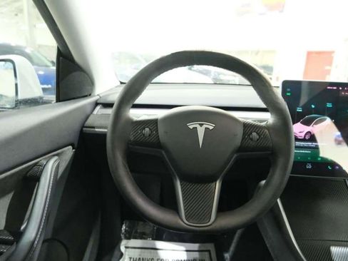 Used 2021 Tesla Model Y Long Range AWD/4WD image 28