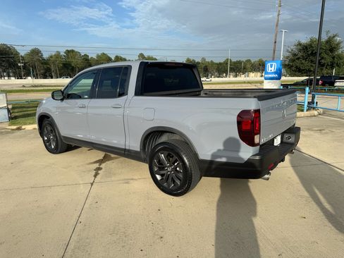 Used 2023 Honda Ridgeline Sport image 6