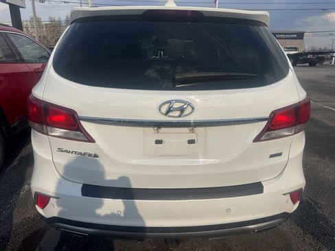 Used 2017 Hyundai Santa Fe SE image 11