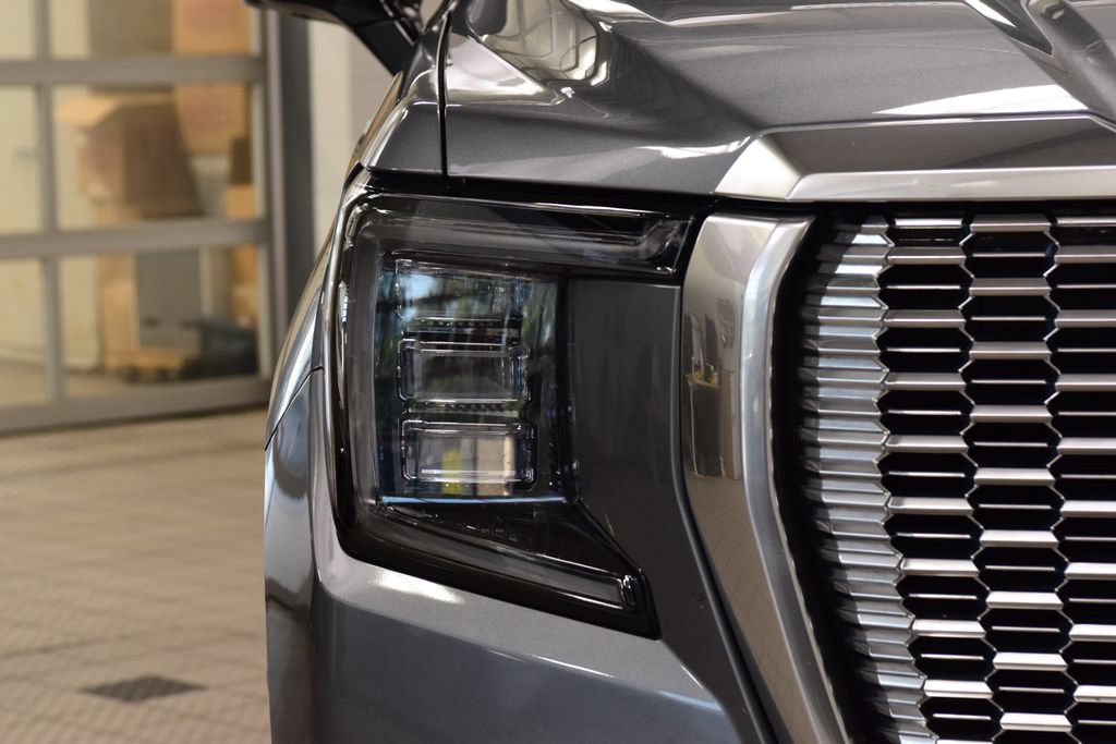 Used 2022 GMC Yukon Denali AWD/4WD image 12