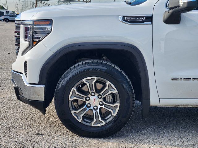 Used 2025 GMC Sierra 1500 SLT RWD image 8