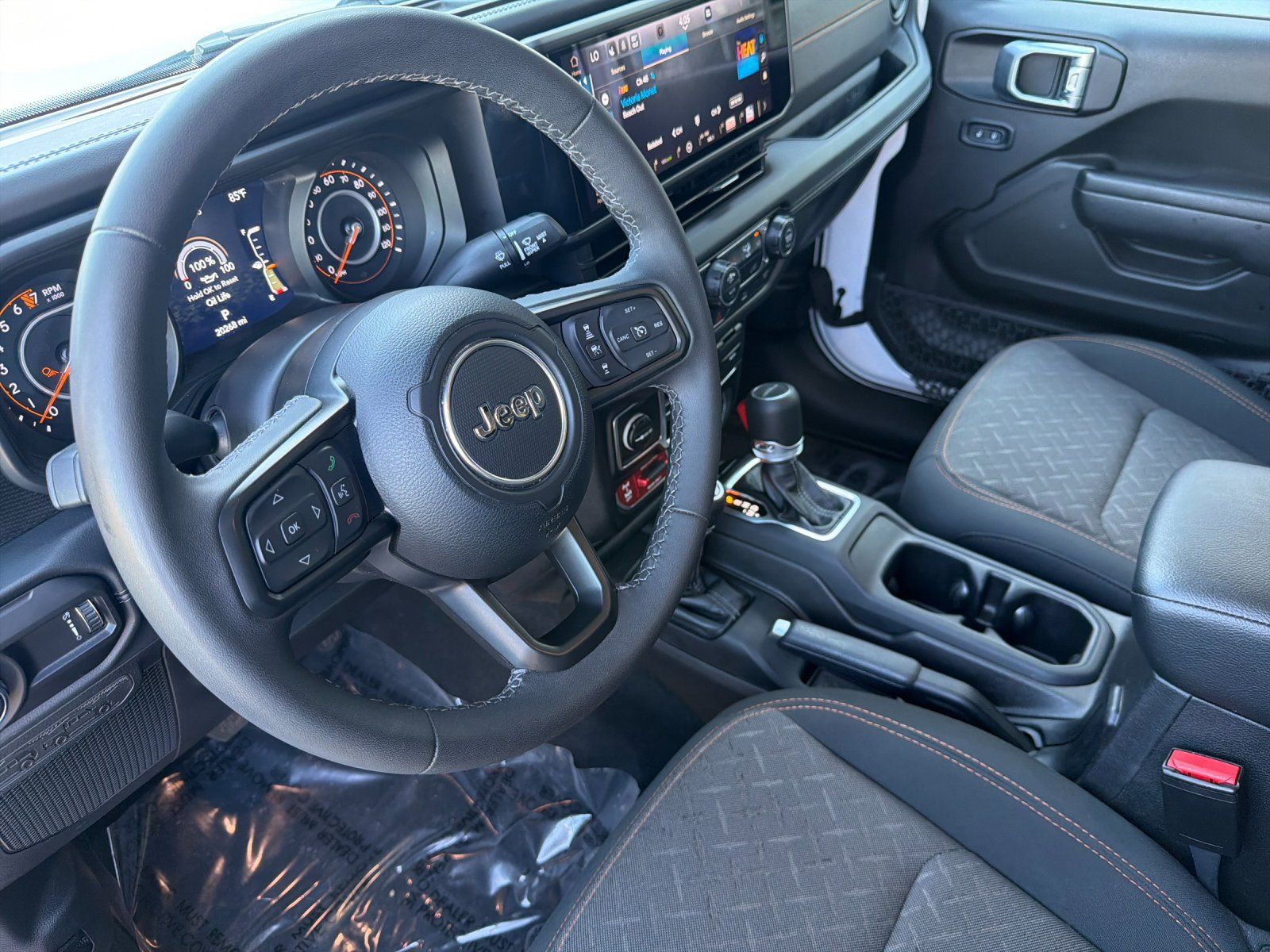 Used 2026 Jeep Gladiator Mojave AWD/4WD image 10