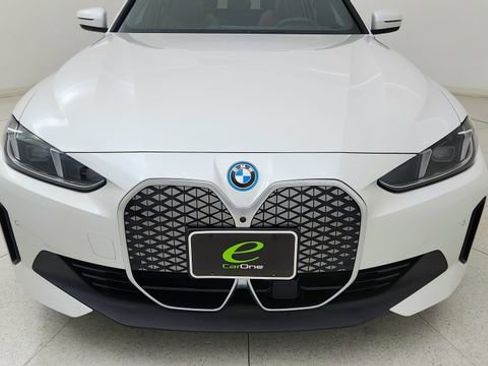 Used 2025 BMW i4 xDrive40i w/ Premium Package image 8